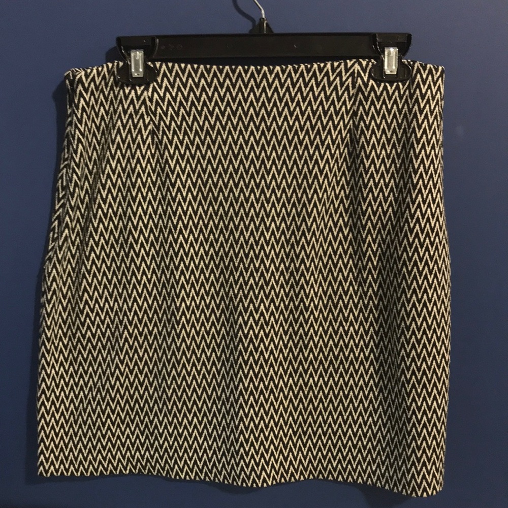 Ann Taylor black and white skirt